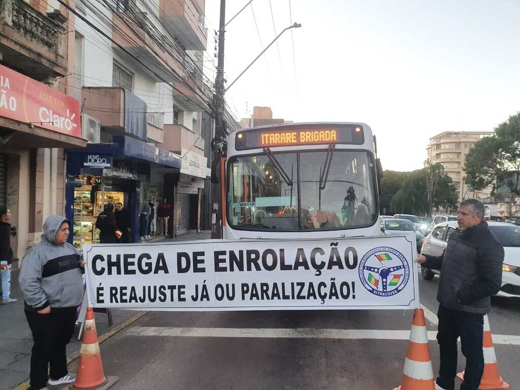 título imagem Trabalhadores do transporte realizam novo protesto em Santa Maria; Decimo deve realizar coletiva sobre a tarifa na terça