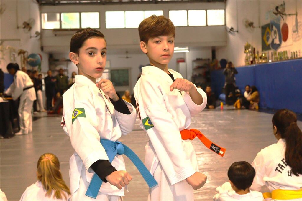 Atletas do Avenida Tênis Clube são convocados para Seleção Gaúcha de Taekwondo Atletas do Avenida Tênis Clube são convocados para Seleção Gaúcha de Taekwondo