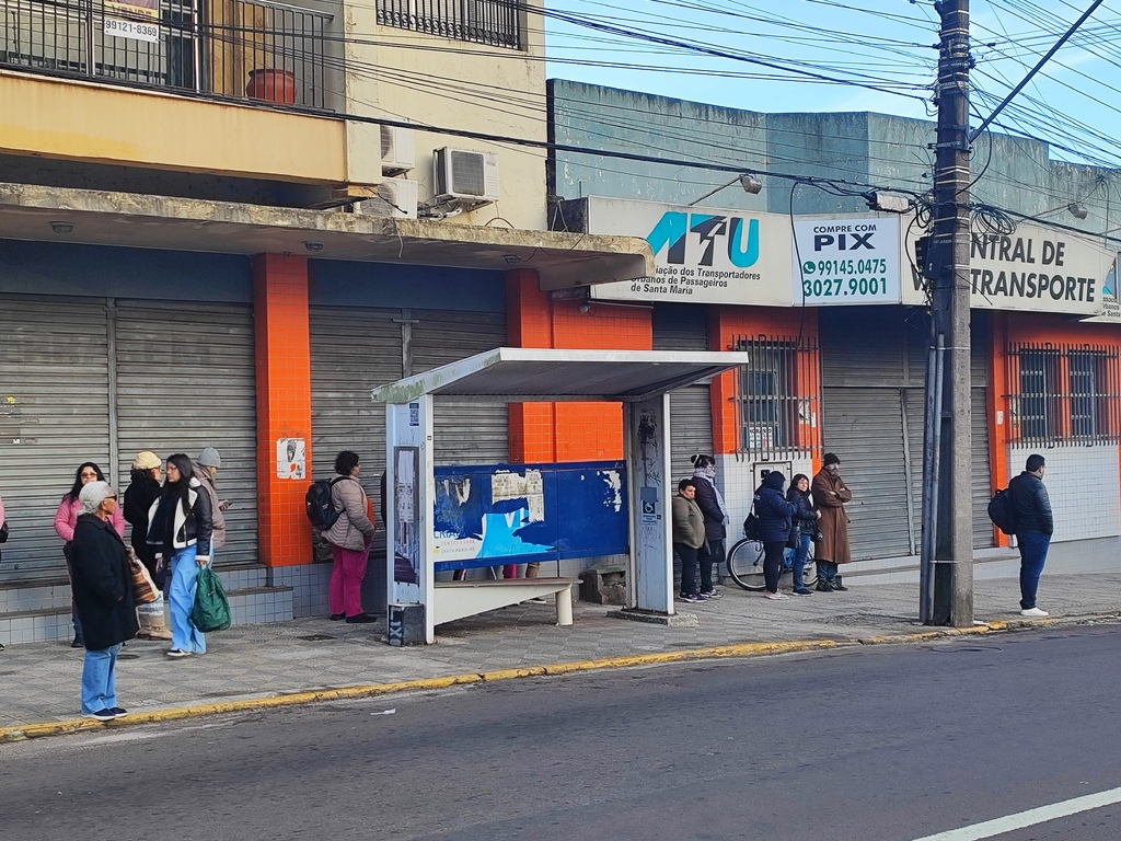 Nova tarifa do transporte começa a valer no domingo; quem recarregar o cartão até esta sexta deve pagar a tarifa antiga durante 30 dias