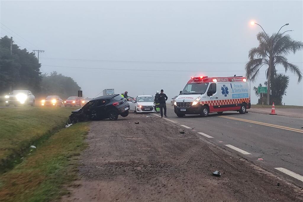 Colisão entre dois veículos deixa trânsito lento na RSC-287
