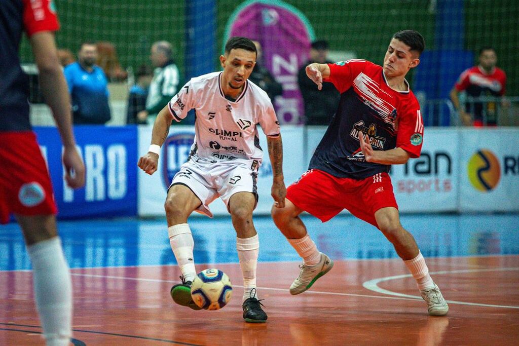 título imagem Superliga Rede Sul Energia Solar de Futsal Pro já definiu os times semifinalistas