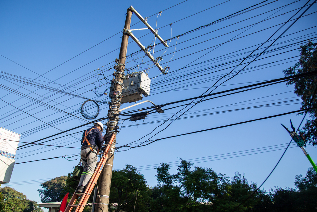 Retirada de fios começa na Avenida Presidente Vargas e seguirá até dezembro em Santa Maria; confira o cronograma completo