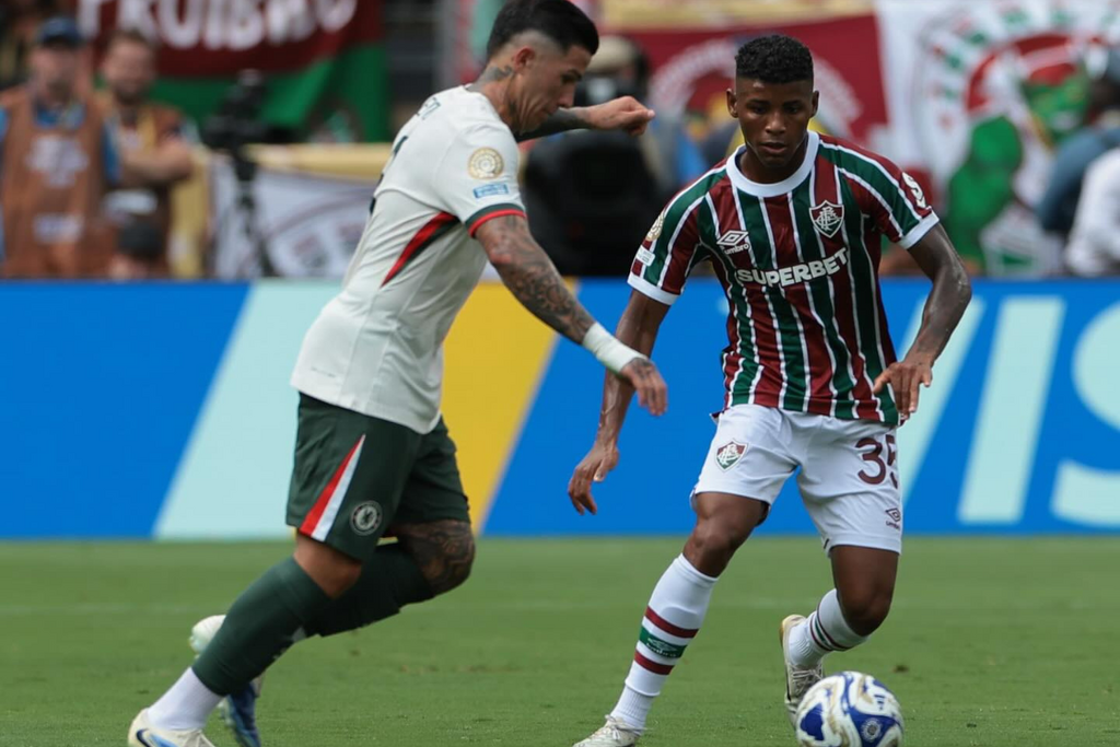 título imagem Com dois gols de atacante brasileiro, Fluminense é eliminado no Mundial de Clubes