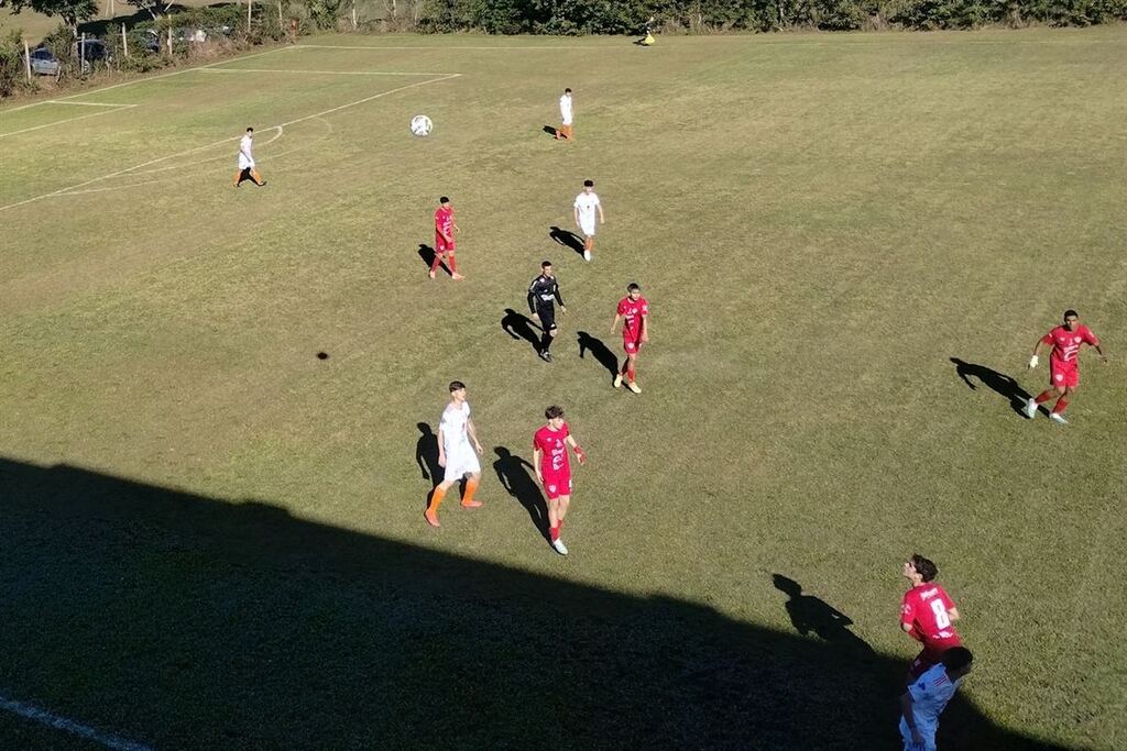 título imagem Novo Horizonte goleia o Guarany de Bagé pelo Gauchão Sub-17 A2 e Riograndense é derrotado