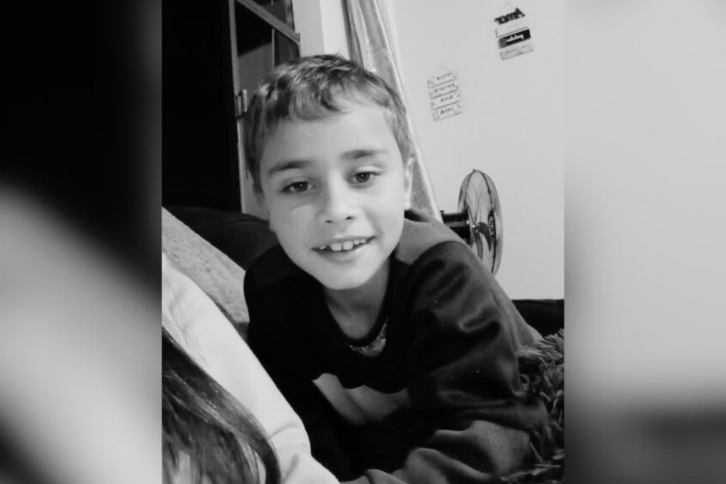 Comoção marca sepultamento de menino morto em ataque a escola no RS