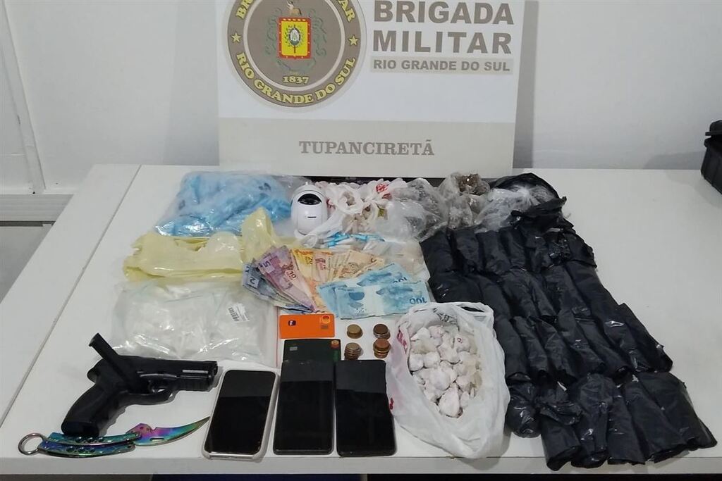 Jovem de 19 anos é preso com mais de 3 quilos de cocaína, maconha e crack em Tupanciretã