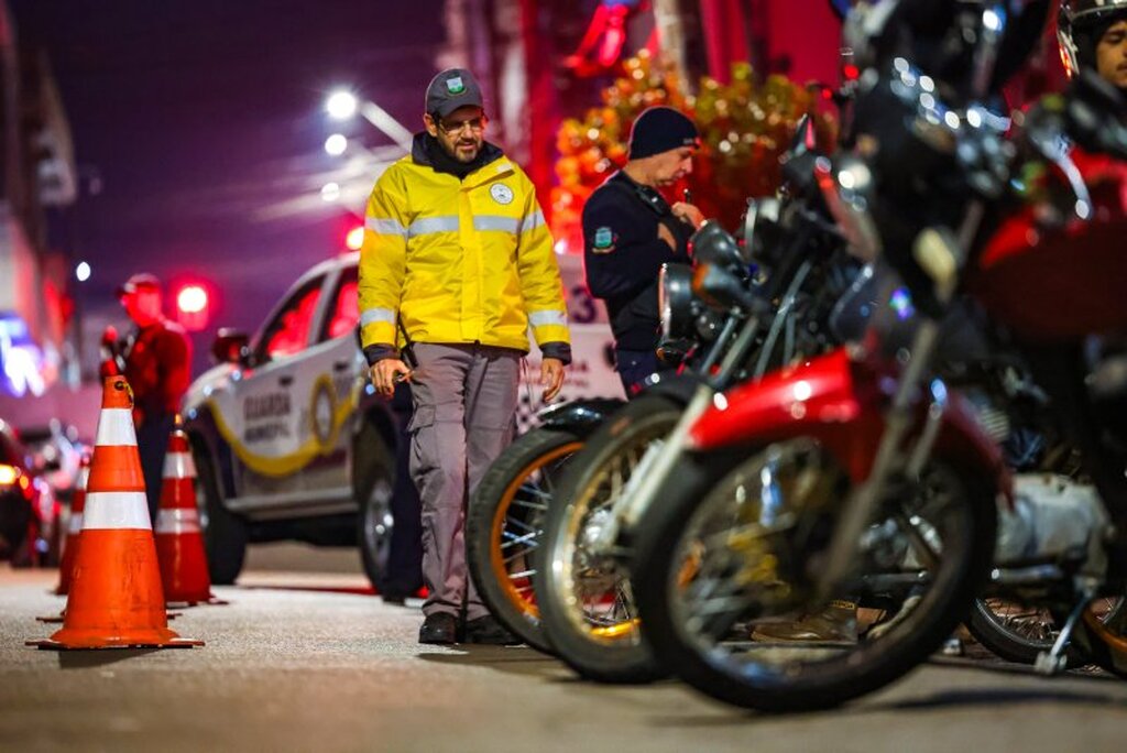 Mais de 150 motociclistas são abordados durante Operação Silêncio Urbano em Santa Maria