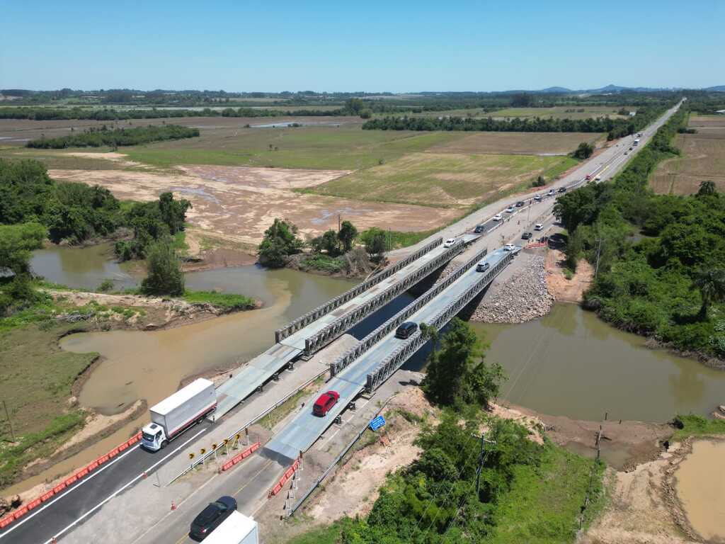 Ponte metálica na RSC-287 deve passar por manutenção neste sábado e tráfego será em sistema pare e siga