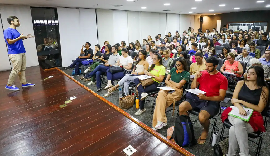 CNU 2025 tem mais de meio milhão de inscritos em uma semana; saiba como concorrer às vagas