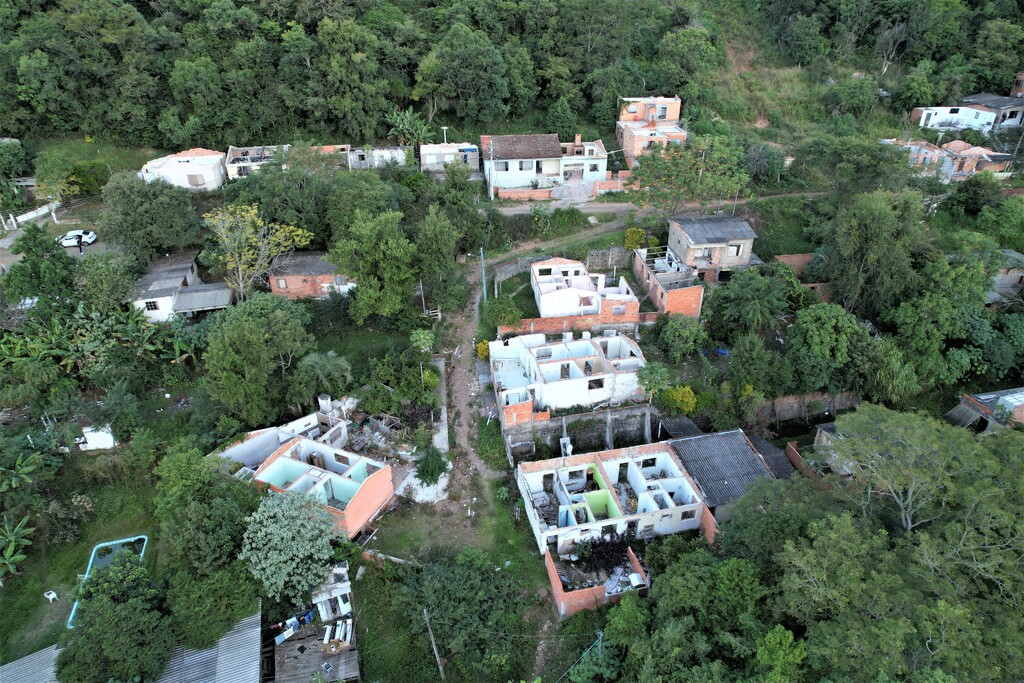 Santa Maria inicia demolição de imóveis em áreas com risco de deslizamento