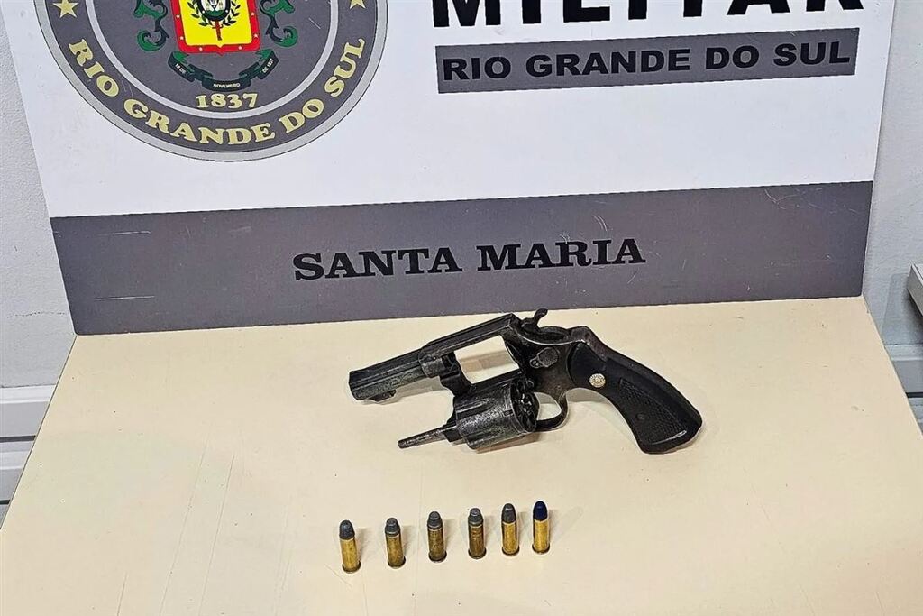 Duas mulheres são presas portando um revólver próximas do Presídio Regional de Santa Maria