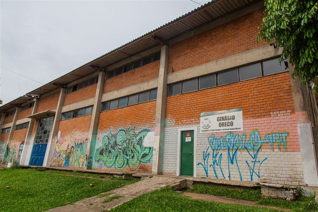 Jovem marca encontro pela internet e leva 20 facadas em Santa Maria