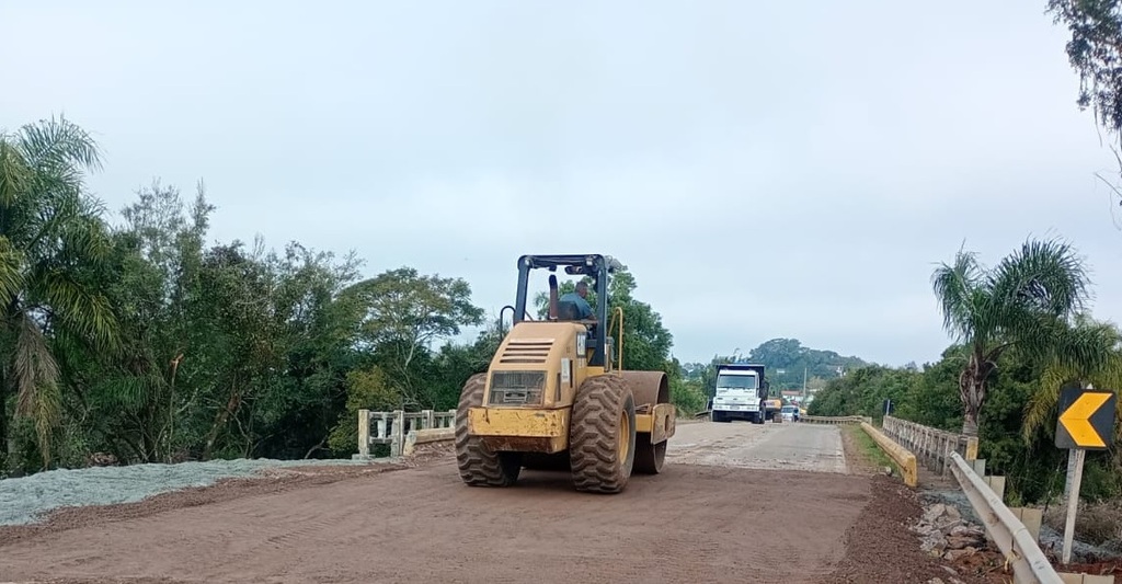 Após dois dias de obras, liberado o tráfego na ERS-149 em Restinga Sêca