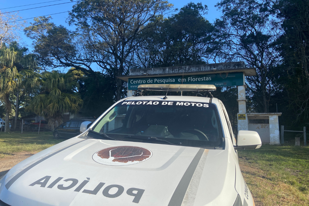 Brigada Militar é acionada após grupo de indígenas ocupar área da Fepagro em Santa Maria
