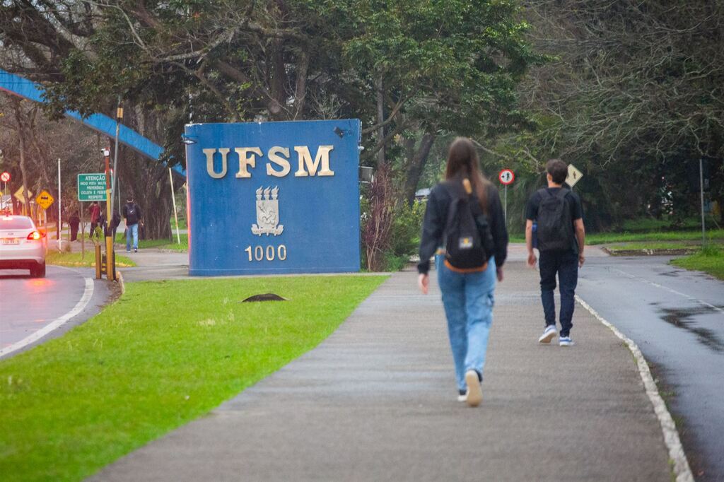 UFSM abre concurso com 30 vagas para técnico-administrativo