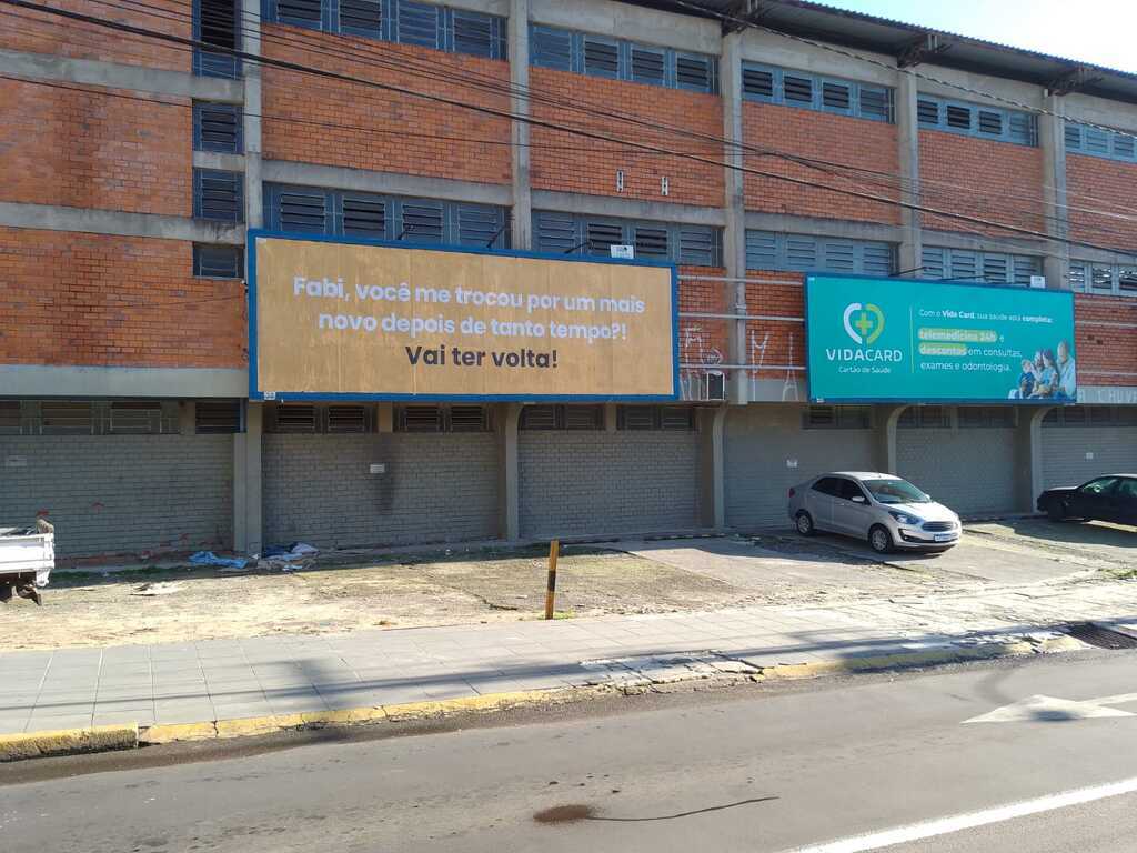 Outdoor misterioso que intrigou Santa Maria é ação da imobiliária inVista