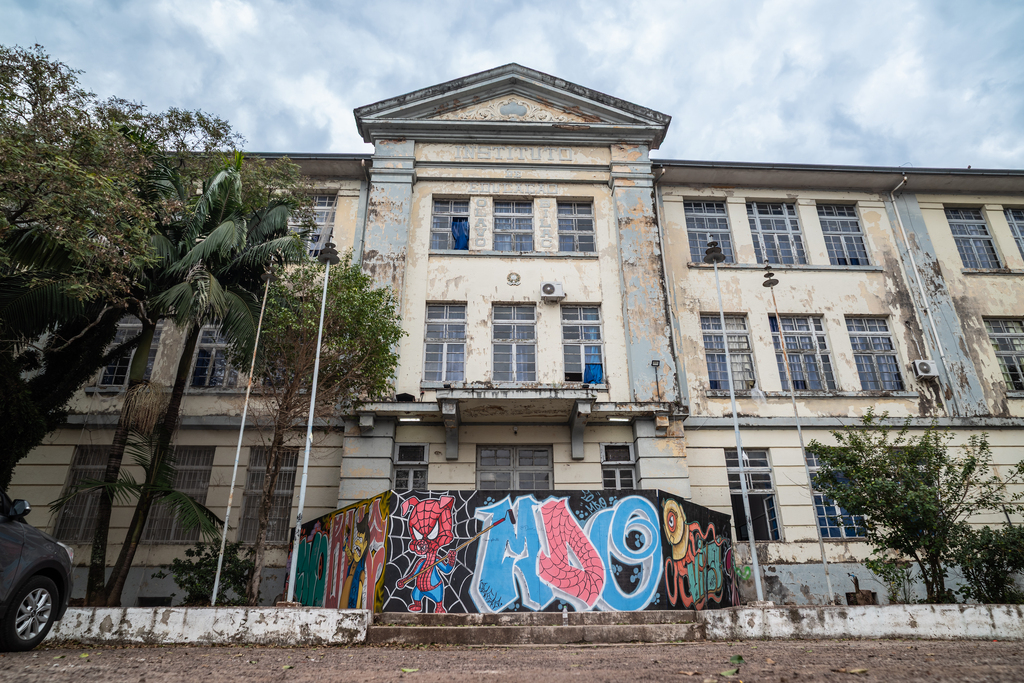 Instituto Olavo Bilac em reforma: assinatura oficializa obra de mais de R$ 6 milhões