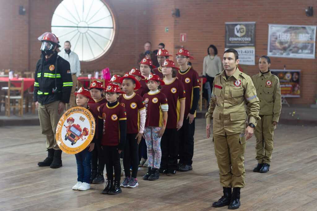 Projeto Bombeiro Mirim Civil celebra sua 2ª turma com formatura em Santa Maria