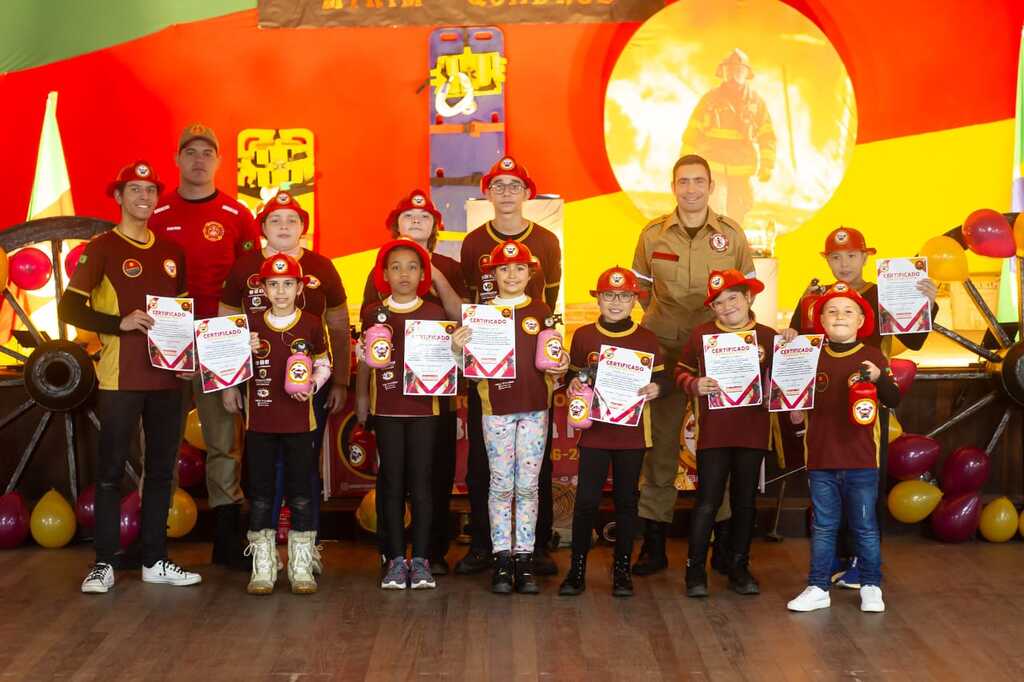 Projeto Bombeiro Mirim Civil celebra sua 2ª turma com formatura em Santa Maria