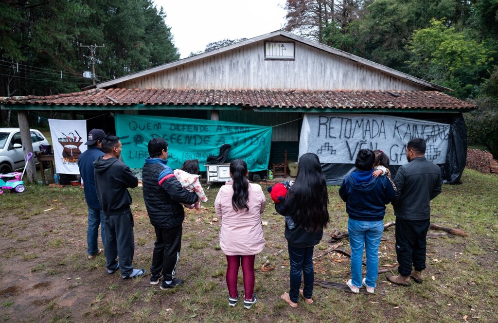 Foto Vinicius Becker, Diário - Indígenas seguiam na Fepagro nesta sexta pela manhã e não pretendem sair do local.