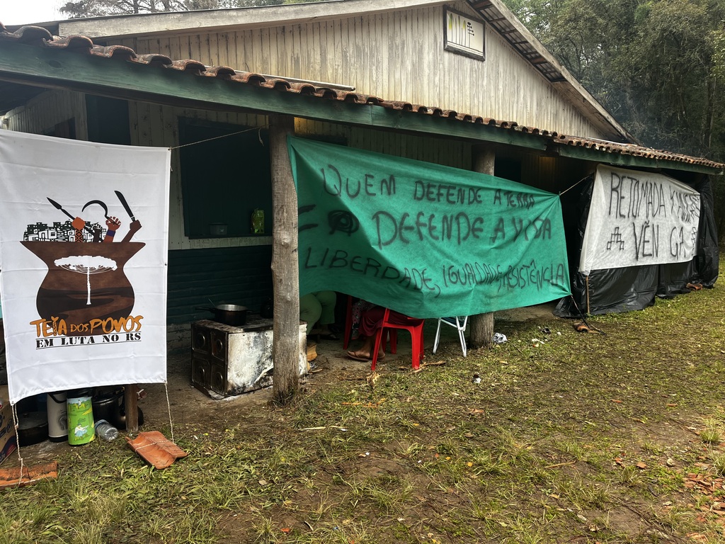 título imagem Grupo indígena segue em ocupação em área da Fepagro na manhã deste sábado