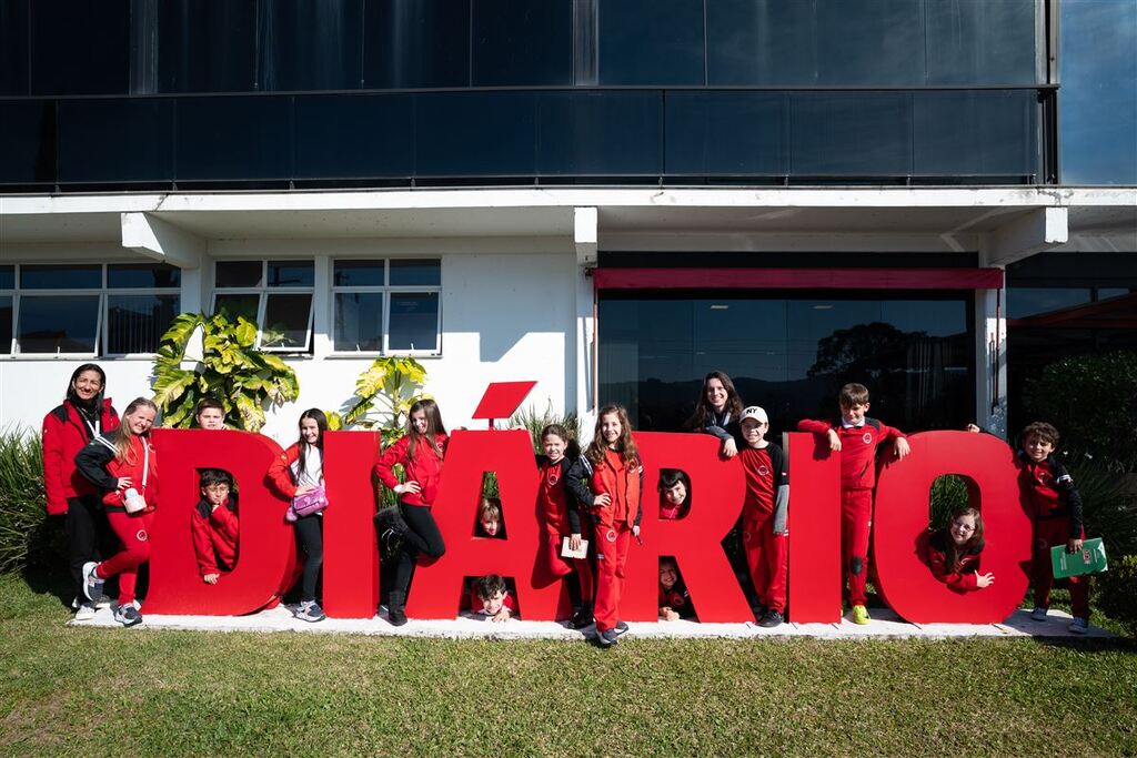 Alunos do Maple Bear Santa Maria participam do Visite o Diário