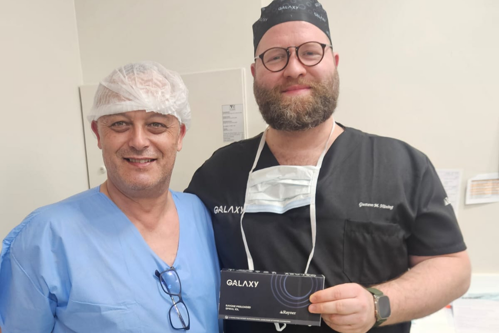 Oftalmologista de Santa Maria é pioneiro no Brasil com implante de lente intraocular de última geração