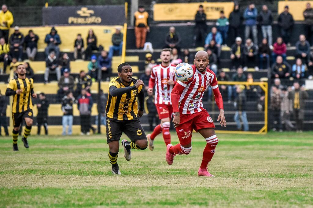 Inter-SM vence, garante vice-liderança e encara o Bagé nas quartas de final da Divisão de Acesso