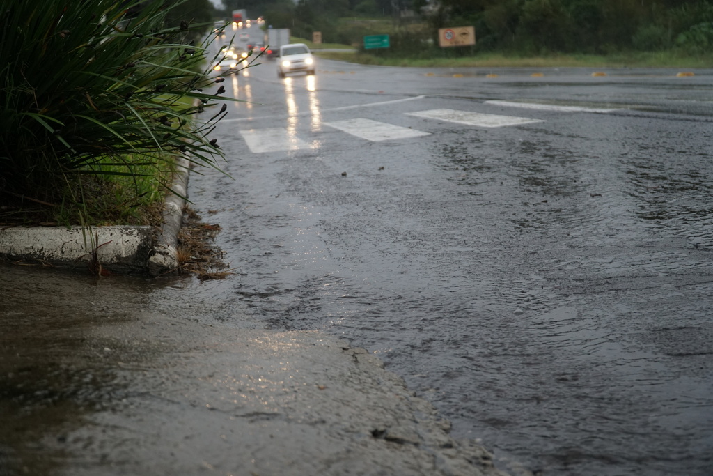 Segunda-feira amanhece com chuva e temperatura deve cair em Santa Maria; semana será marcada por grande amplitude térmica