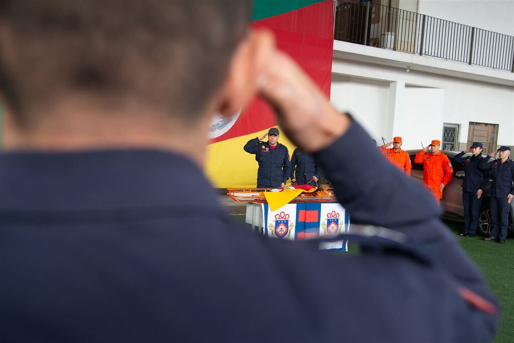 Guapo é velado em cerimônia na sede do Corpo de Bombeiros de Santa Maria