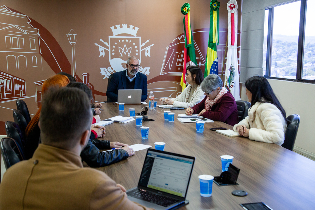 Reunião entre Decimo e Sinprosm termina sem avanços e categoria mantém paralisações semanais na rede municipal de educação em Santa Maria