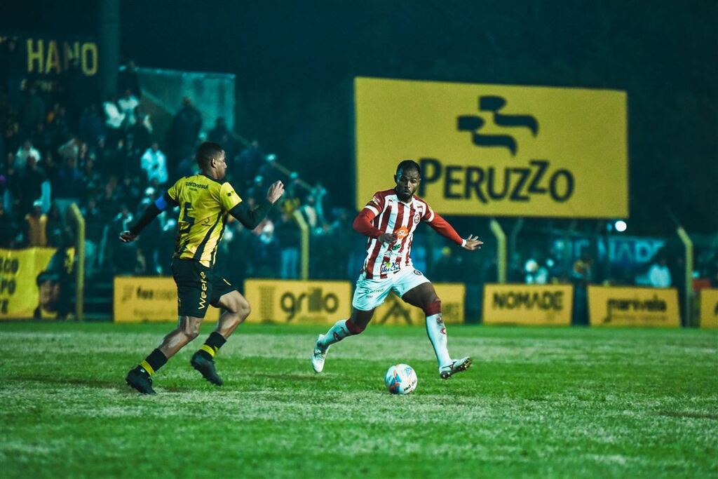 Devido à previsão de muita chuva, jogo do Inter-SM contra o Bagé pode ser adiado
