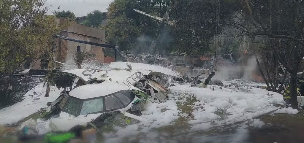 Depois de um ano da queda de avião com 62 mortos, ex-funcionário revela possível falha omitida