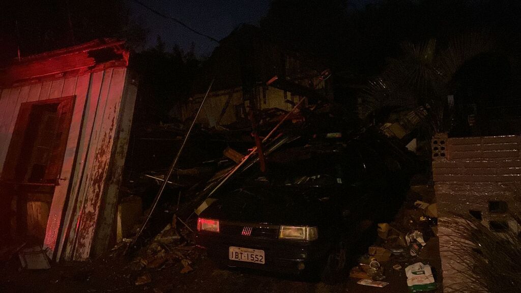 Casa desaba por conta da chuva em Santa Maria; outras sete ocorrências foram registradas