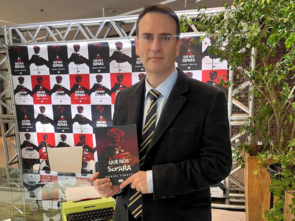 Com iniciativa solidária, lançamento de 'A cor que nos separa', de Daniel Tonetto, ocorre nesta terça