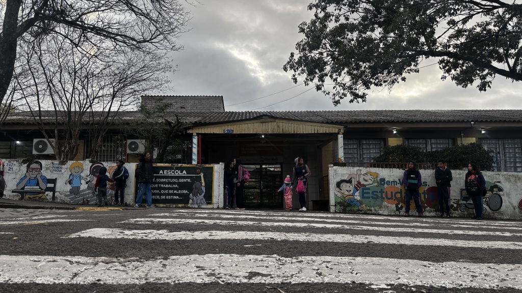 Paralisação de professores afeta rotina de escolas municipais em Santa Maria