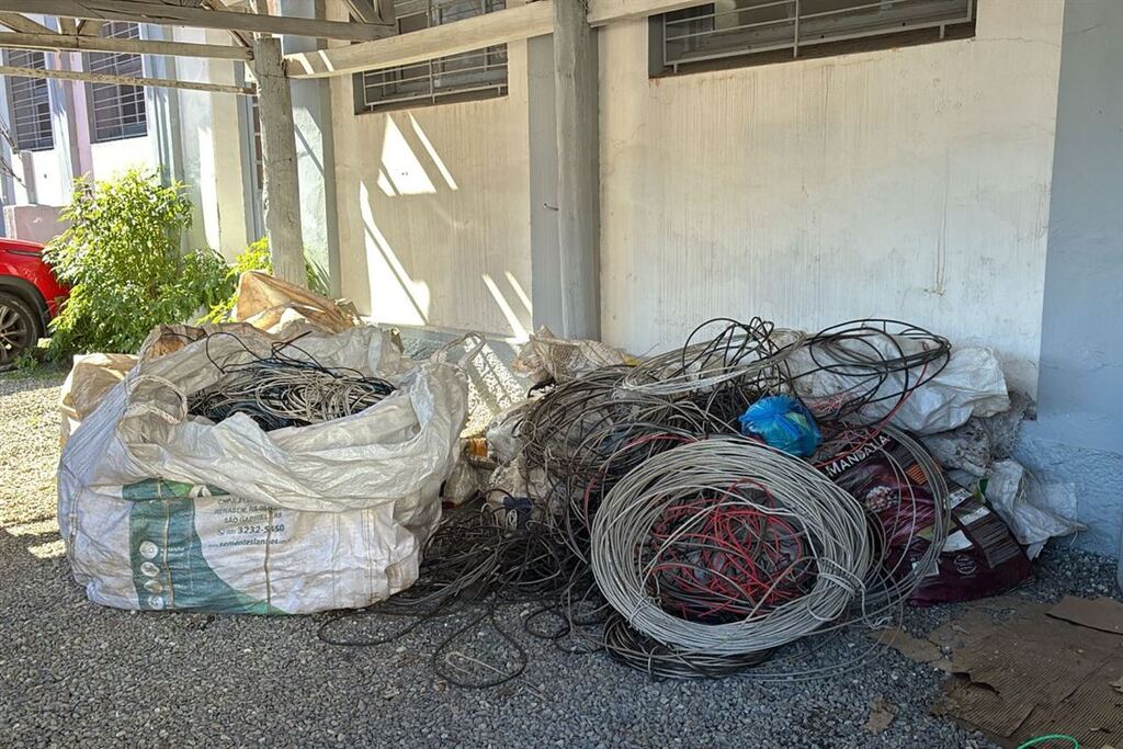 Polícia Civil realiza operação em São Gabriel e prende sete pessoas envolvidas em furto de fios