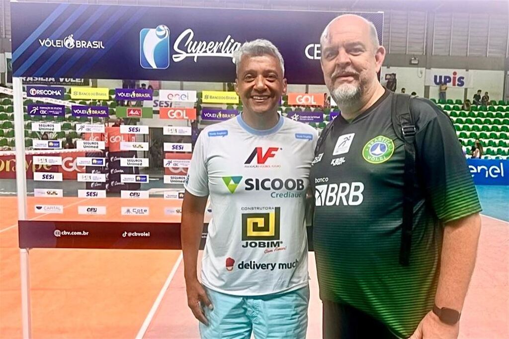 Santa Maria recebe curso com o técnico de vôlei Spencer Lee