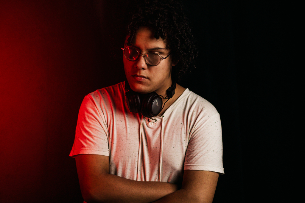 DJ CAPSM aposta na fusão entre eletrônico e sons rurais com lançamento de “Serei Seu Aliado”
