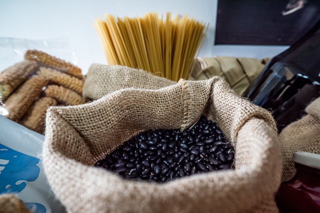 Husm anuncia R$ 1 milhão para comprar mais 55 toneladas de alimentos da agricultura familiar