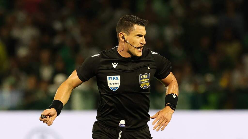 título imagem Árbitro Rafael Klein comandará jogo de ida das semifinais da Divisão de Acesso entre Veranópolis e Inter-SM no domingo
