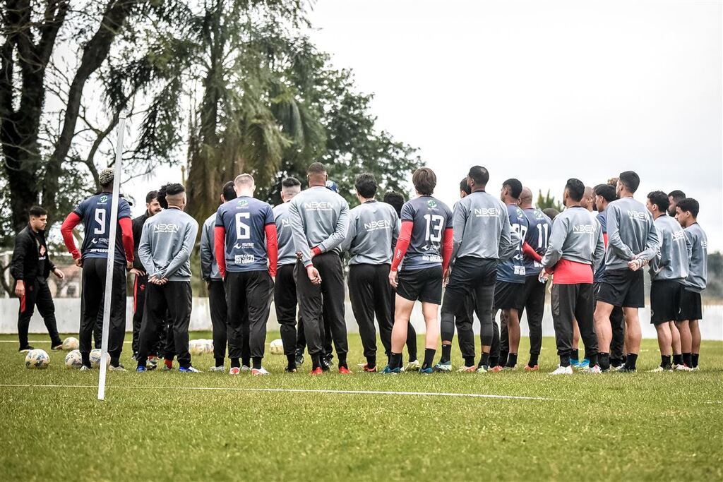 título imagem Inter-SM começa a decidir vaga na Série A diante do Veranópolis neste domingo