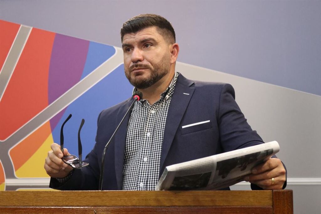 Decisão sobre afastamento de Tubias é adiada em comissão da Câmara