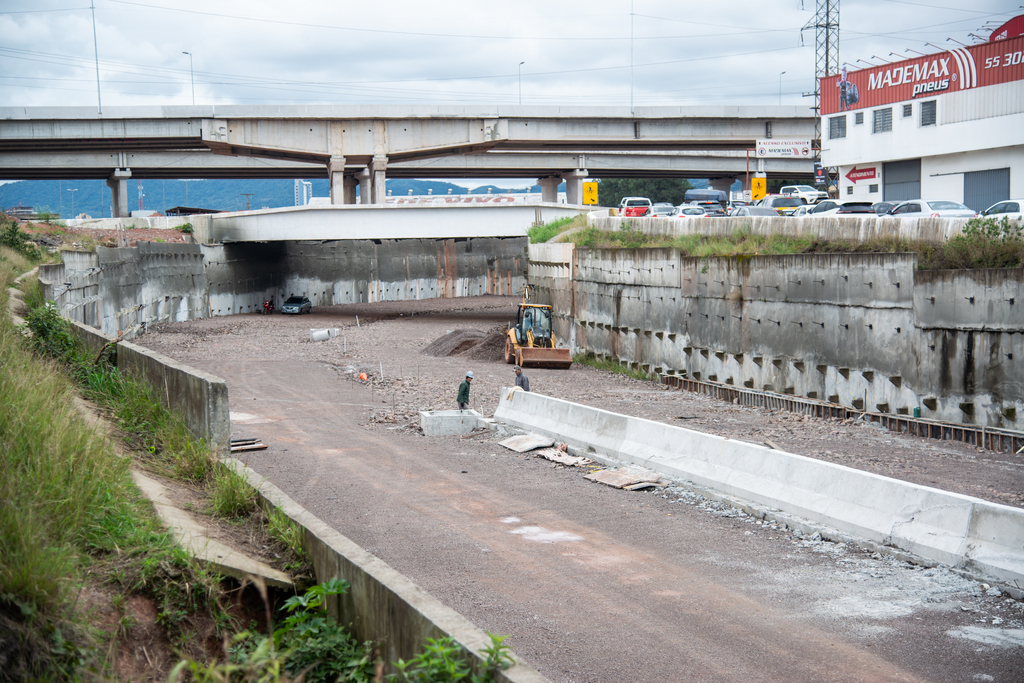 Ainda em ritmo lento, duplicação da Travessia Urbana tem previsão de ser concluída até dezembro