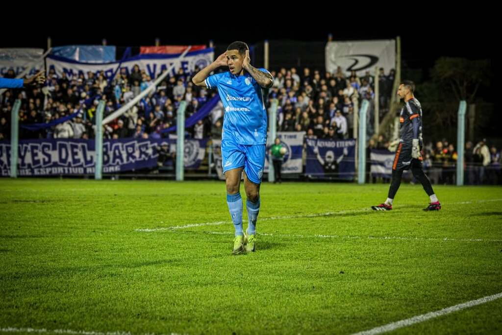 Novo Hamburgo vence Aimoré e larga em boa vantagem na outra semifinal da Divisão de Acesso