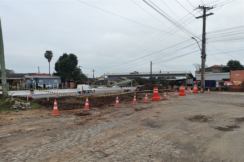 Obra do Dnit bloqueia trecho da Rua Agostinho Scolari por 10 dias em Santa Maria; Confira rotas alternativas