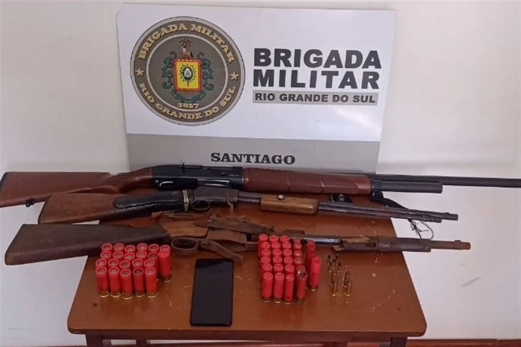 Foragido da Justiça é localizado no interior de Santiago; Homem estava em posse de armas e munições