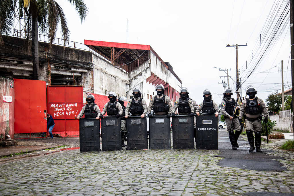 título imagem Efetivo para jogo do Inter-SM contará com mais de 100 policiais, afirma comandante da Brigada Militar