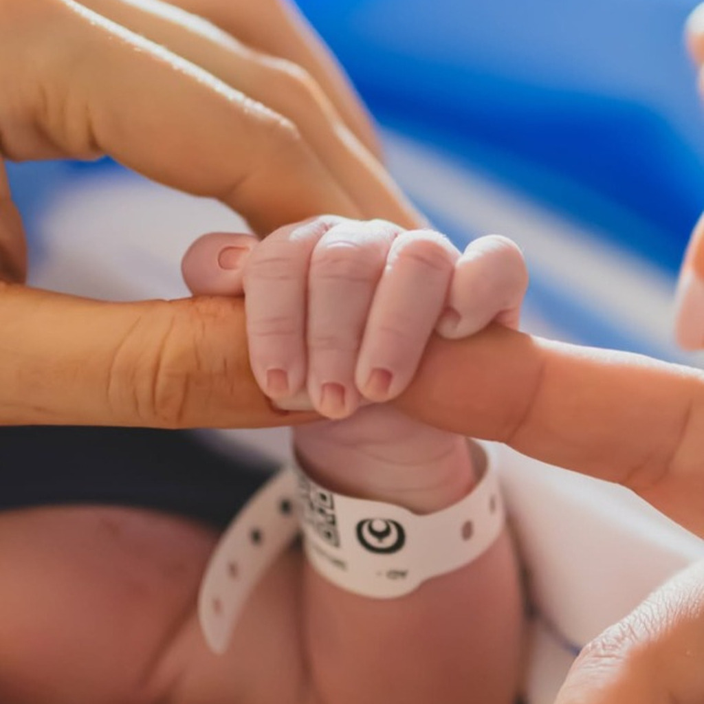 Filha de Bruna Manzon e Levi Lima nasce em São Paulo