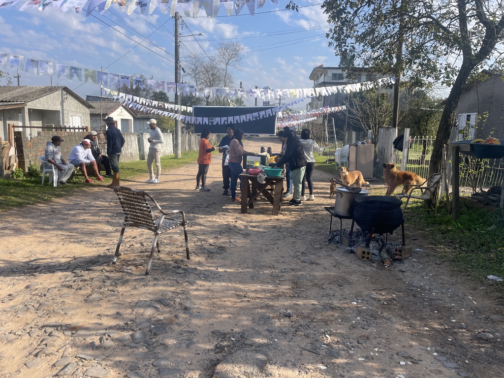 Galeria de imagens: Moradores da Rua Euclides de Aquino celebram o Dia do Vizinho com churrasco no Bairro Passo das Tropas.